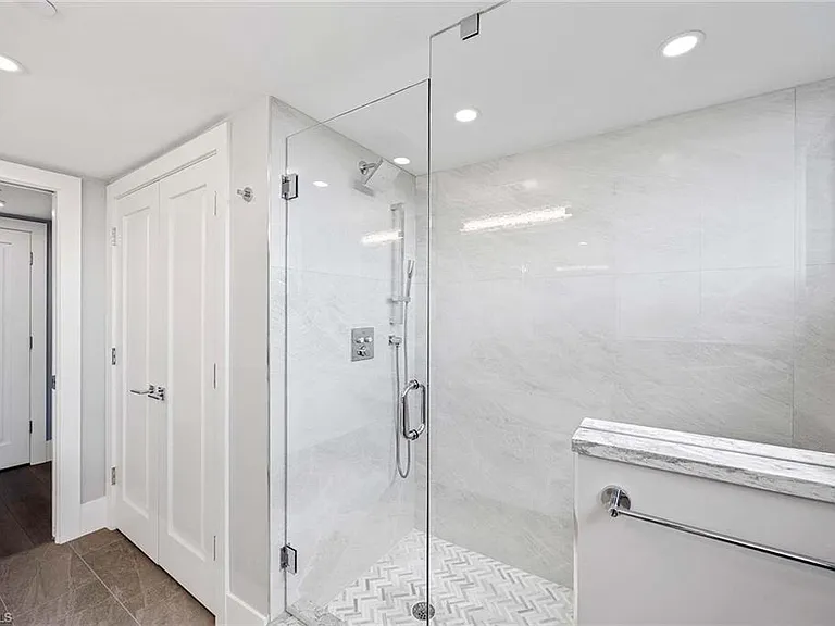 6075 Pelican Bay Blvd #605 — Photo 27