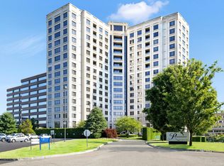 100 Parrott Dr UNIT 1201, Shelton, CT 06484