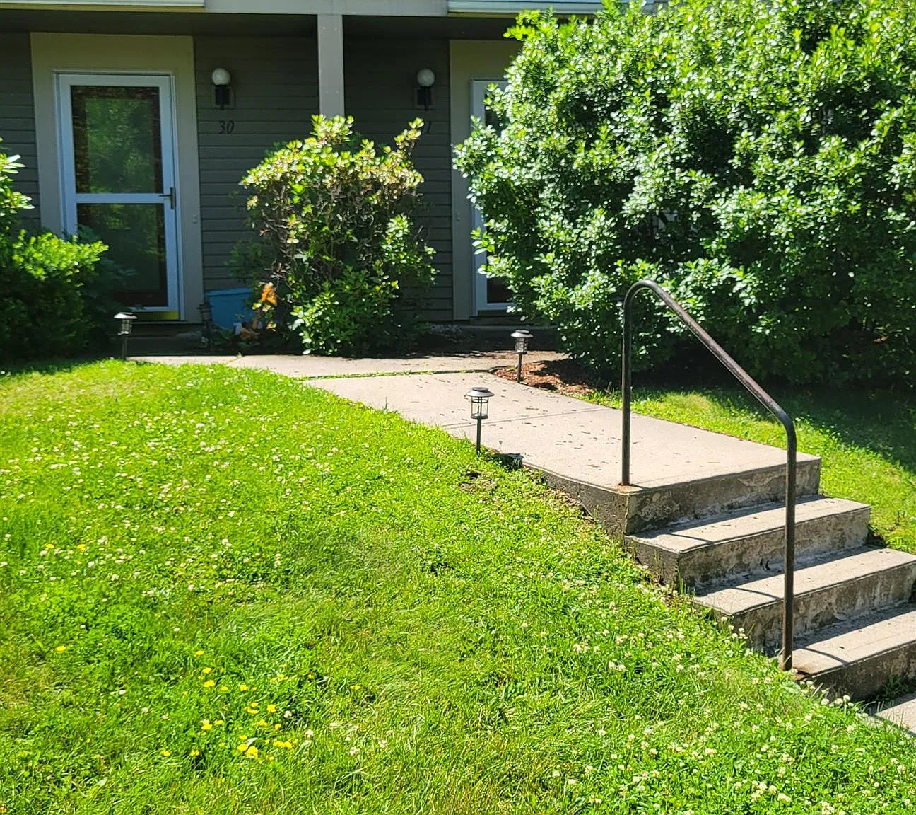 2 bed, 1.5 bath, 1170 sqft, $2,200 — Photo 1