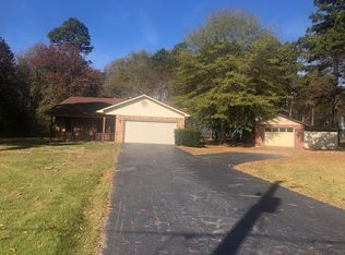 627 Wakerobin Rd, Russellville, AR 72802