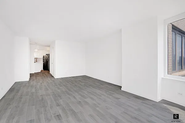 Rented by R New York | media 18