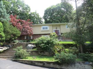 92 Dogwood Ln, Irvington, NY 10533