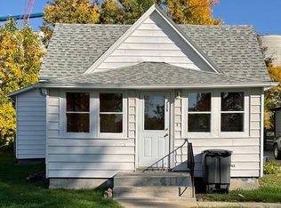 239 2nd St SE, Rugby, ND 58368