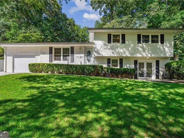 2621 Pass Cir, Gainesville, GA 30506