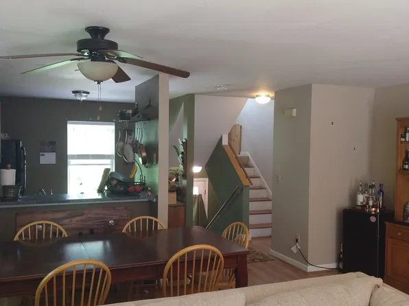 178 E Redrock Dr, Burlington, VT 05401