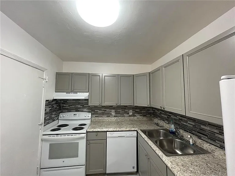 2180 NE 67th St #730 — Photo 3