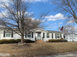 611 S Maple St, Creston, IA 50801