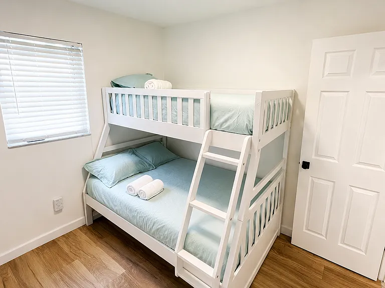 2502 NE 15th Ln — Photo 22