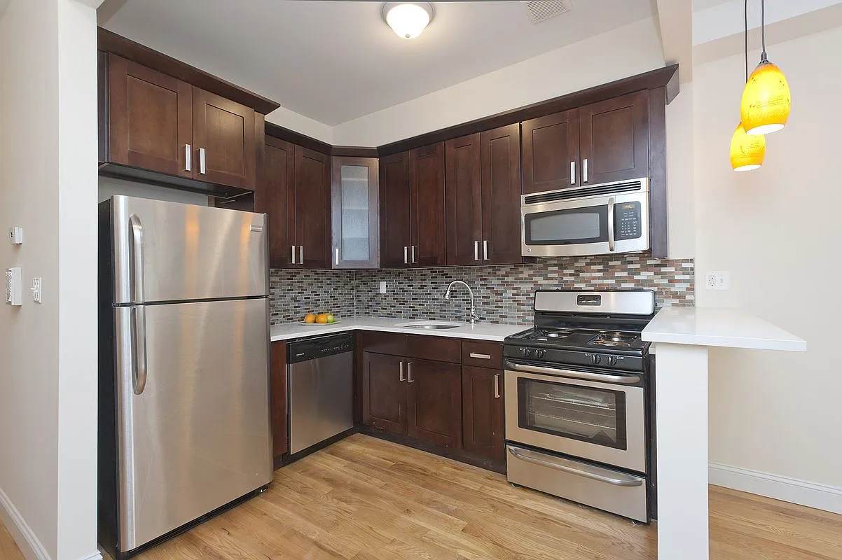 264 Winthrop Street — Photo 2