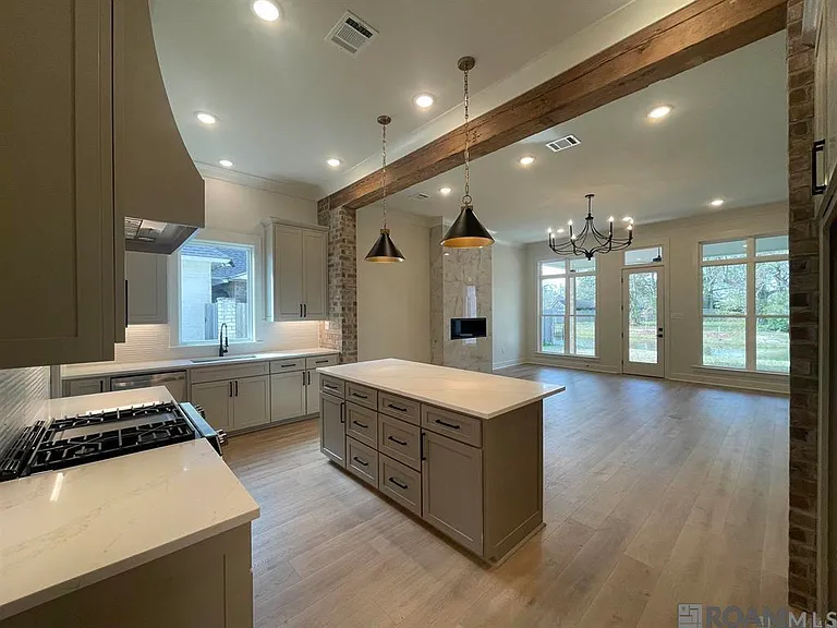 1119 Camellia Way — Photo 6