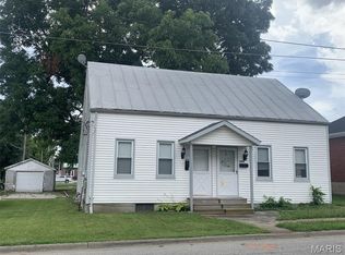 202 E 1st St, Waterloo, IL 62298