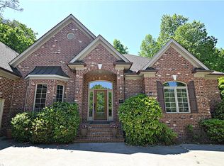 5204 Cedarwood Creek Dr, Winston Salem, NC 27104