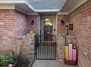 3915 R V Mayfield Dr, Houston, TX 77088