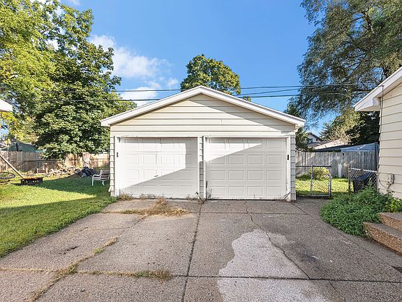 2nd image of 1241 Hollywood St NE #1241