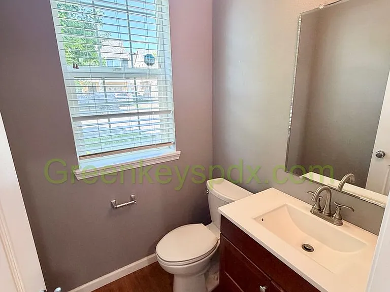 936 SE Elina Ave — Photo 21