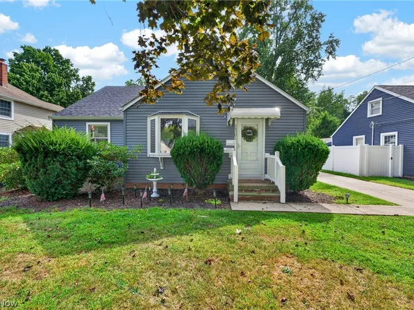 24301 Smith Ave, Westlake, OH 44145