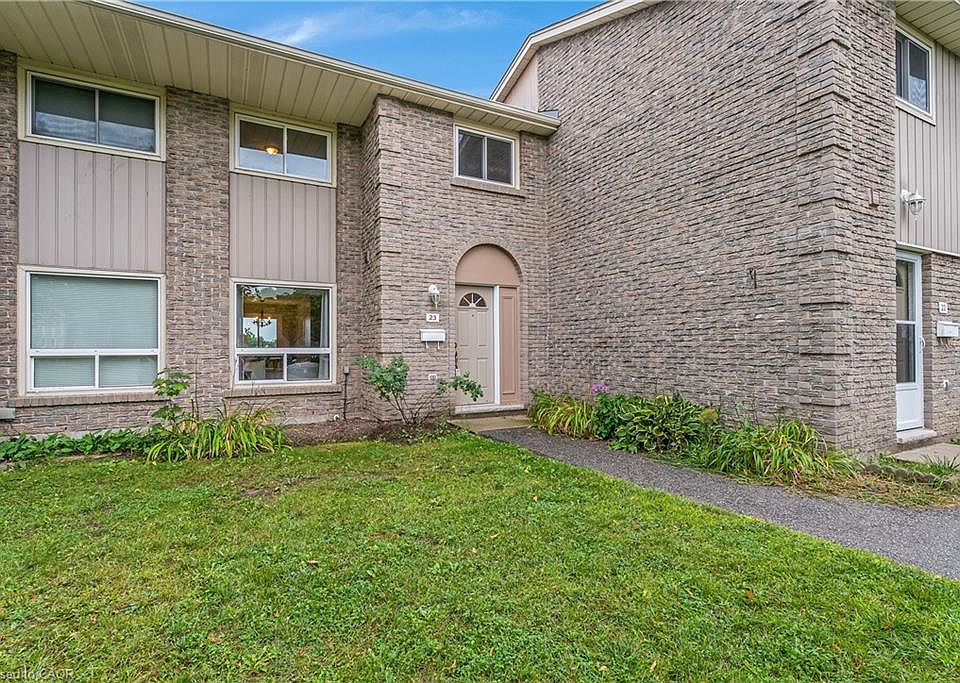 1st image of 25 Upper Canada Dr #23