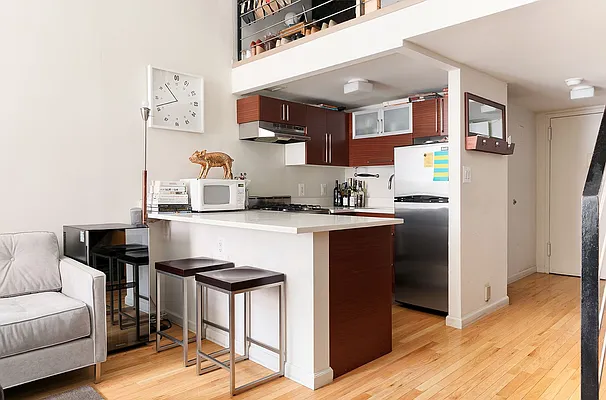 Rented by Compass | media 7