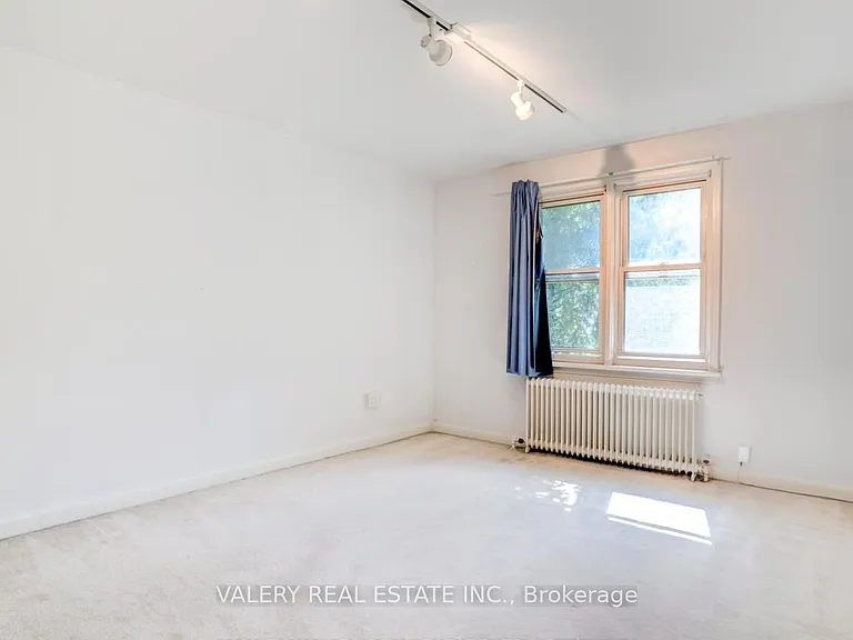 47 Ranleigh Ave #301 — Photo 13