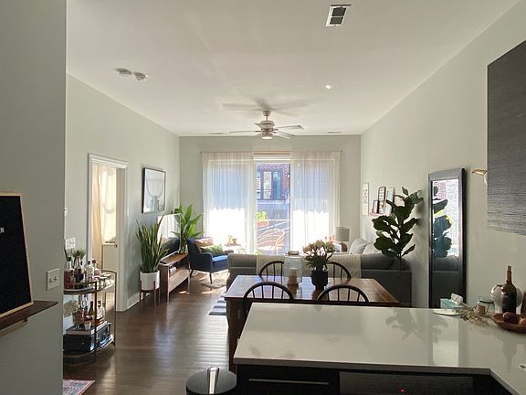 5th image of 1535 N Orleans St #3C