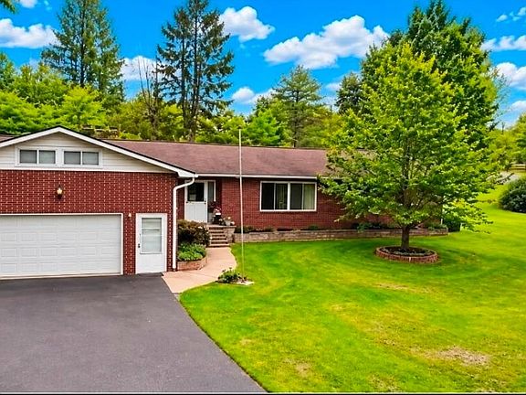 2nd image of 128 Cardinal Lane