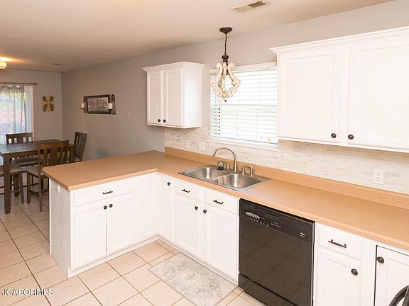 5th image of 1911 Longstreet Dr