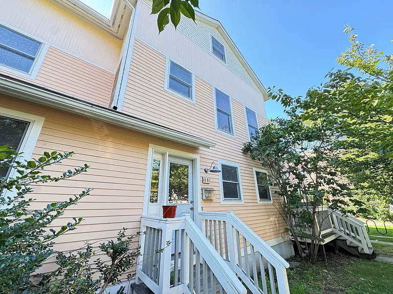 23 Edwards St — Photo 3