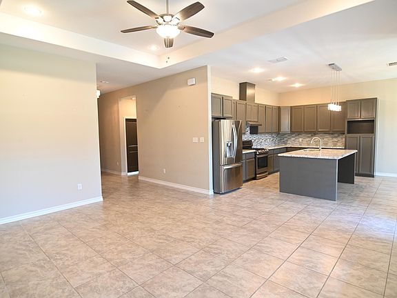 4th image of 6013 Vero Dr