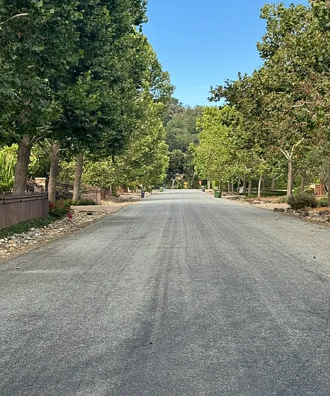 Reynolds Dr — Photo 1