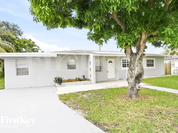 3951 NW 173rd Ter, Miami Gardens, FL 33055