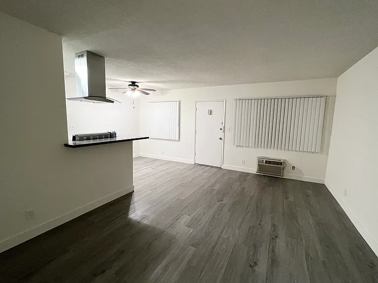 1031 Elm Ave #1 — Photo 6
