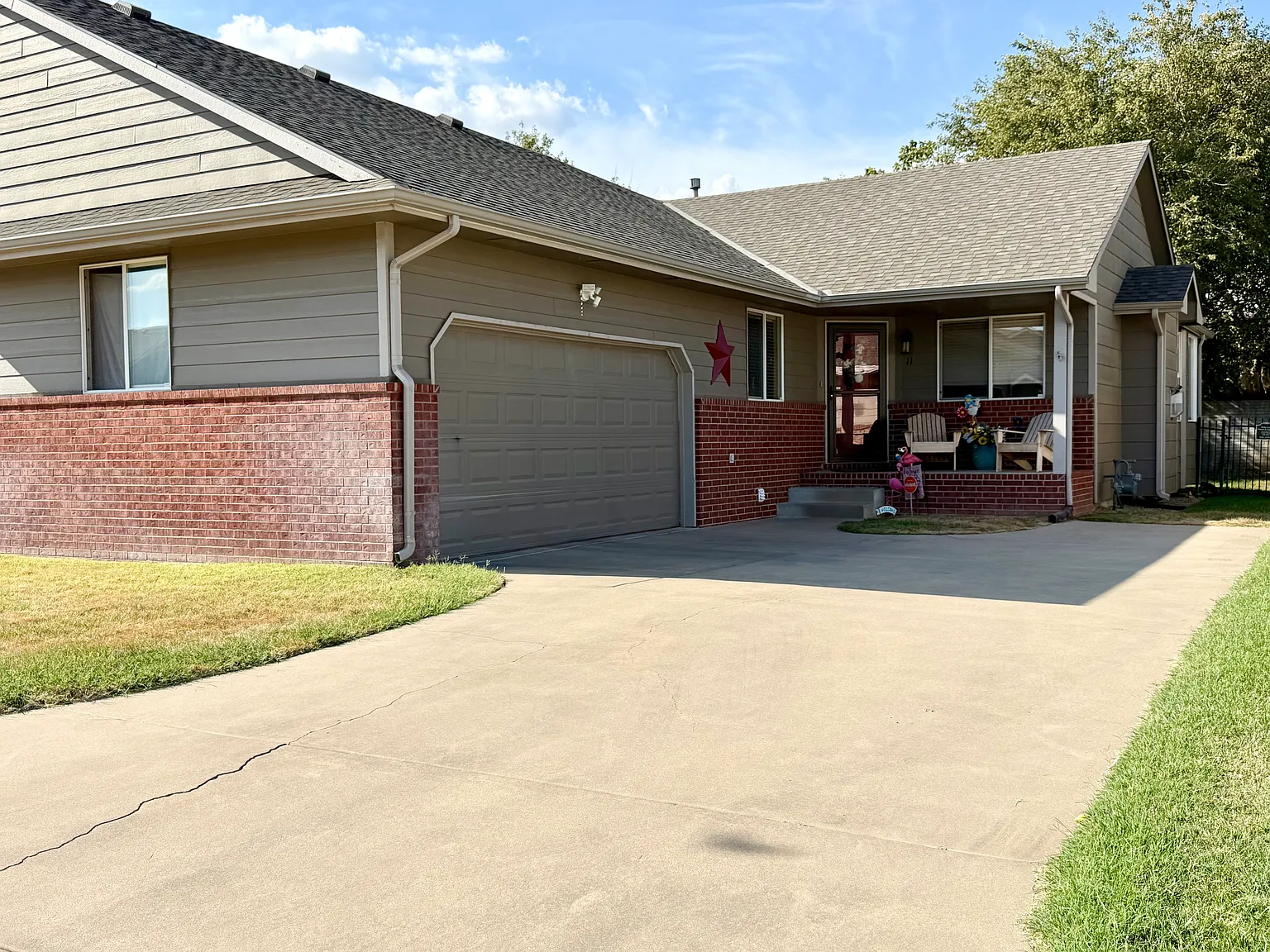 3 bed, 2052 sqft, $1,450 — Photo 1
