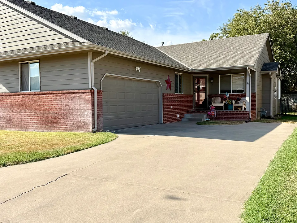 221 S Maize Rd #11