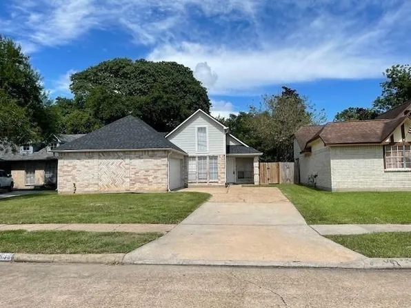 8535 Grand Knolls Dr, Houston, TX 77083
