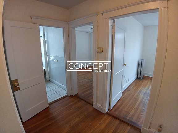 3rd image of 5 Barrows St APT 5A