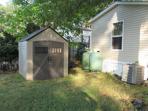 5th image of 37 Mobile Ave #37