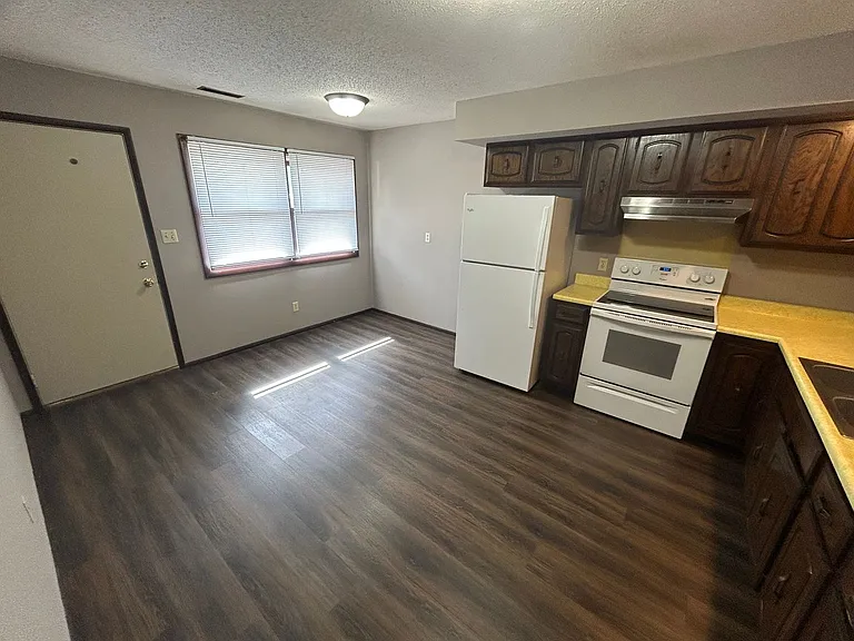 207 E Newkirk St — Photo 6
