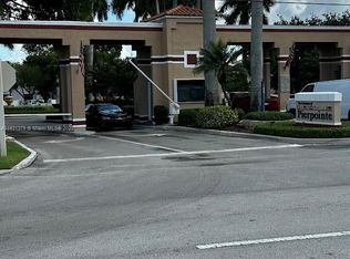 11904 NW 11th St #11904, Pembroke Pines, FL 33026