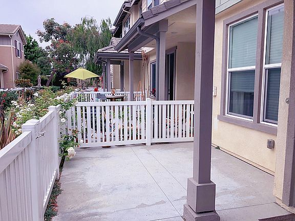 3rd image of 754 Ocean Breeze Dr