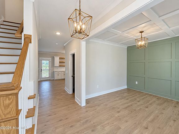4th image of 20 Howell Farm Drive