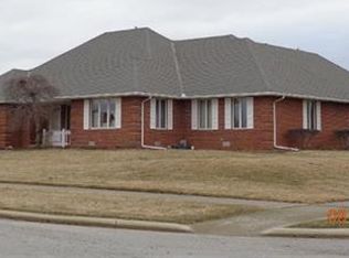 2001 Stonecliff Dr, Findlay, OH 45840