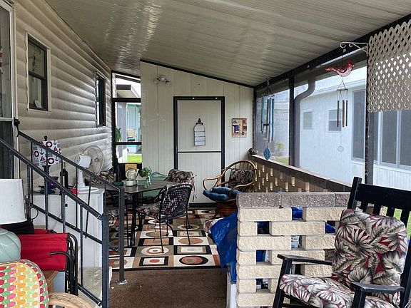 2nd image of 616 51st Avenue Dr W