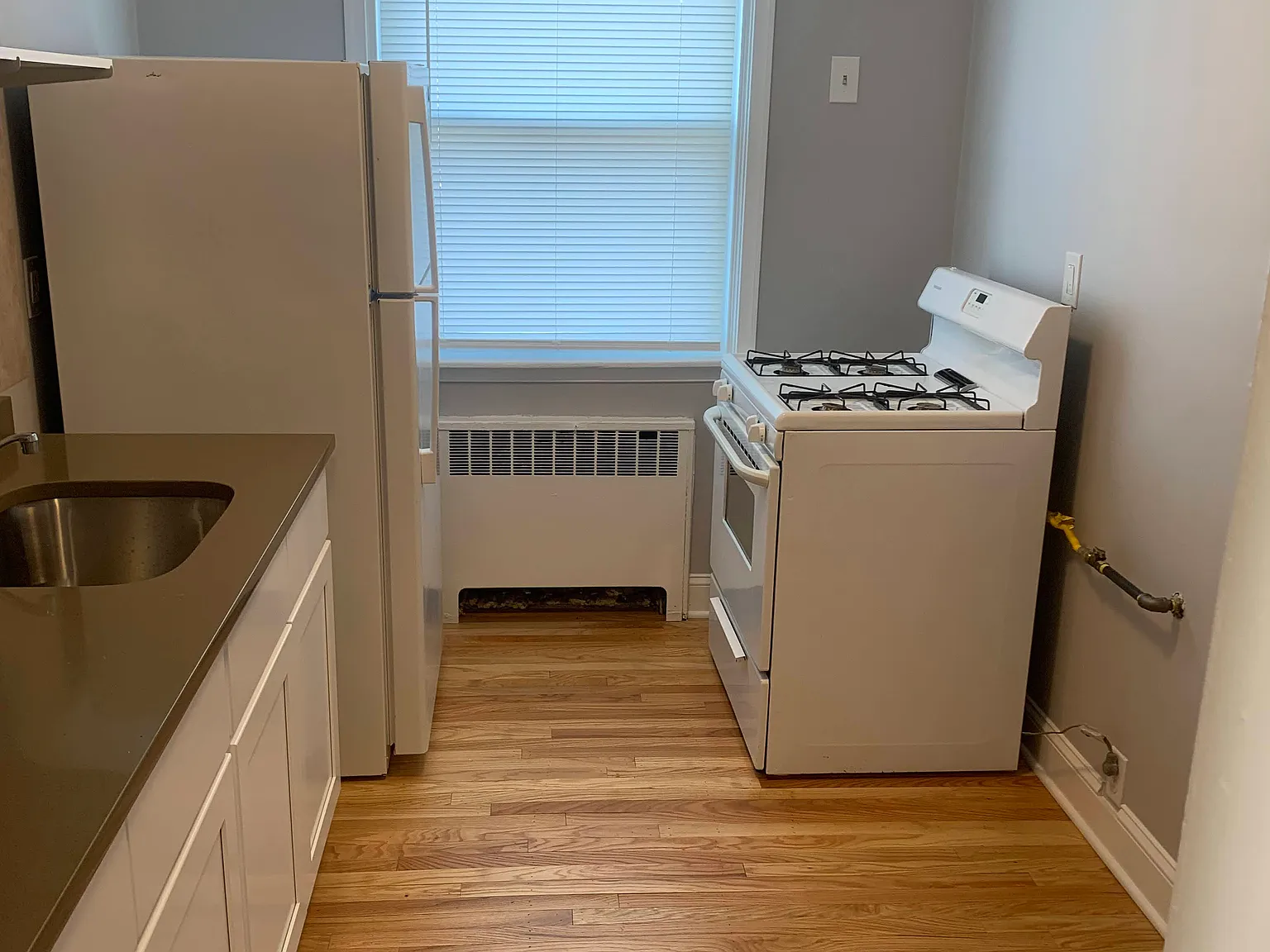 2 bed, 1200 sqft, $1,300 — Photo 2