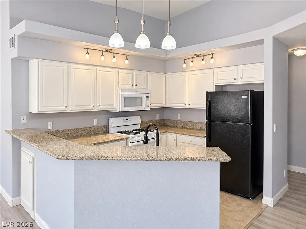 2 bed, 2.0 bath, 1149 sqft, $1,600 — Photo 4