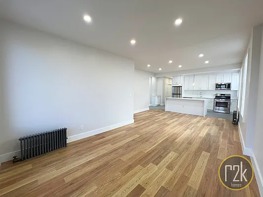 Rented by Realty 2000 Corp | media 15