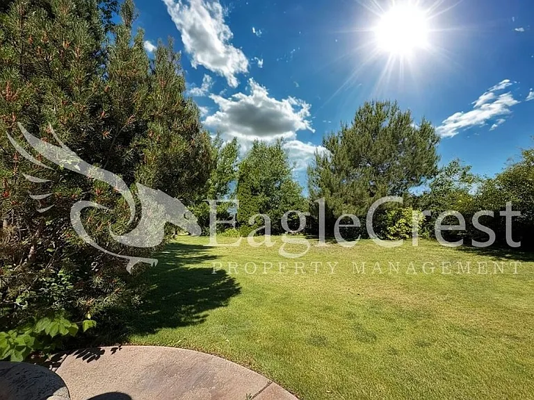 44 Vinehill Dr — Photo 68
