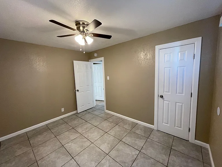 845 E Fredricks St — Photo 8