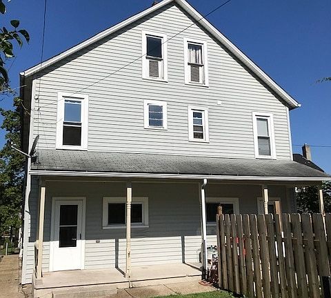 45' x 30' Entire House, 2025 sq.feet livable space including Attic on each side