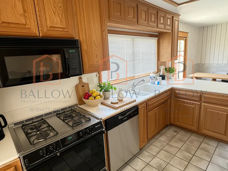 10045 Woodpark Dr — Photo 4