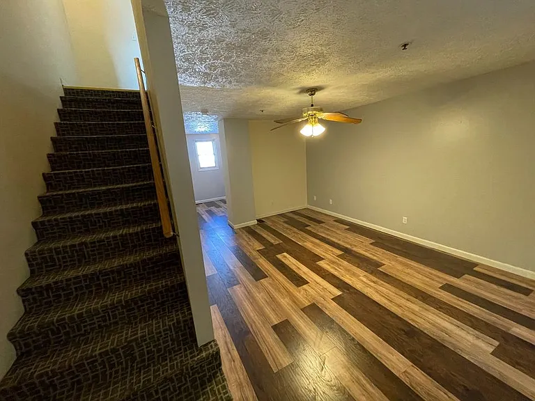 424 McLane Ave #6 — Photo 3
